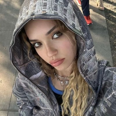 renasview's profile picture. stars by the pocketful ⋆˚꩜｡