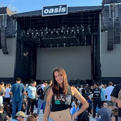 _mvallejos's profile picture. temperley⛽️🩵 

 la vida por los hermanos gallagher.