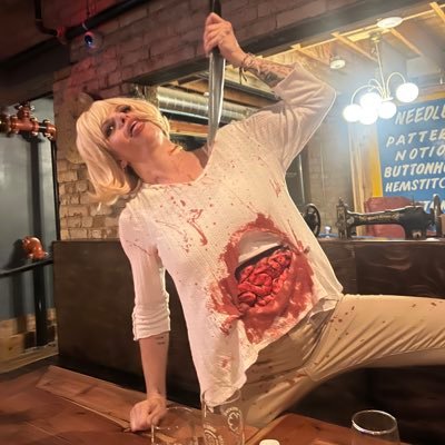 katie_gym_lvr's profile picture. Just your average 47 yr old gym crush muscle mommy who loves cats, the gym, gloomy days, and horror movies 🍿.   Find me on that 👿 site as katiegymlvr 🌶️