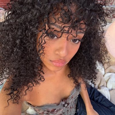 K4TS3YE_'s profile picture. for 2x Grammy nominee KATSEYE,