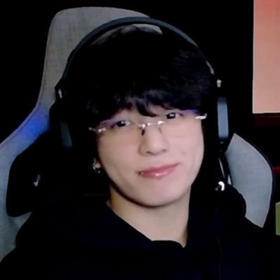 ilmythv's profile picture. you make me want to be a better person : )