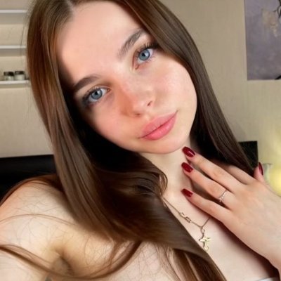 sassy_tabaxi's profile picture. yes, it's pink (pun intended)