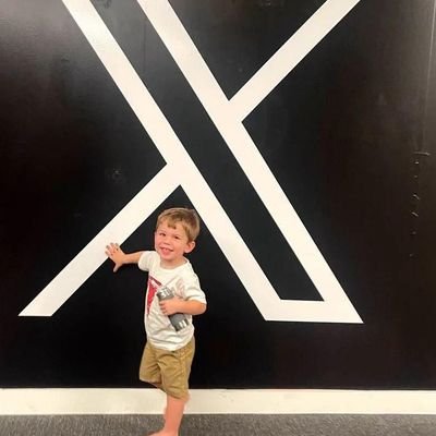 elonx84499's profile picture. 