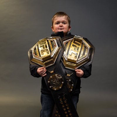 Panioniomma's profile picture. 10 años siguiendo el mejor deporte del mundo | “Adversity is a privilege”