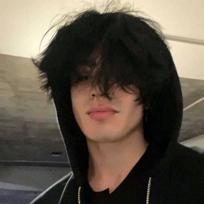 s3r__90's profile picture. حساب وهمي لـ شعور انسان حقيقي،