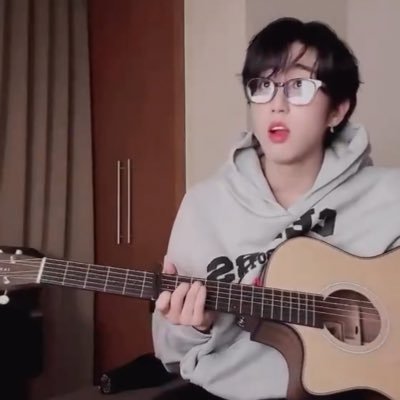 linoandhan's profile picture. you’re so cute what do i do with you?