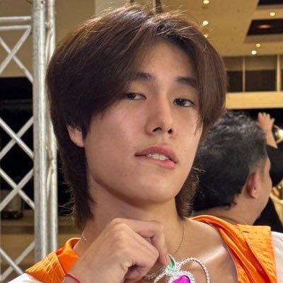 yutaekook_'s profile picture. staneo tantos grupos como las veces que mark lee ha debutado | 𝐦𝐞𝐫𝐜𝐮𝐫𝐢𝐚𝐥 🖤🐱 | hija del joongdunk, pondphuwin y forcebook. ♡