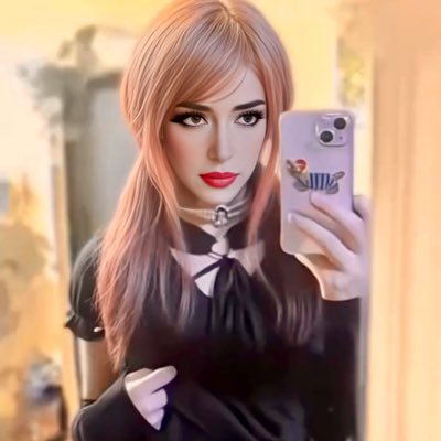 cutesissylilly's profile picture. 