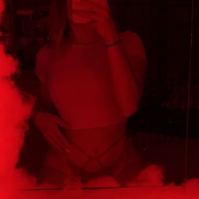 Gabbyscaah's profile picture. Mischief, mystery, and quiet money… wrapped in a little temptation. 23 year old college student with a body worth a second look