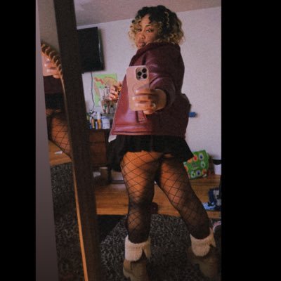 TastieTay's profile picture. 𝒫𝒽ℯ𝓃ℴ𝓂ℯ𝓃𝒶𝓁 𝓌ℴ𝓂𝒶𝓃 💁🏼‍♀️| 𝐴𝑚𝑎𝑟𝑖 𝐶ℎ𝑎𝑡𝑚𝑎𝑛 🤱🏼| ᏖᏂᏋ ᏇᏗᏝᏝ ᎦᏝᎧᏇᏋᏒ 🌺| 𝒮𝓊𝓂𝓂𝑒𝓇 ℛ𝑒𝓎𝓃𝑜𝓁𝒹𝓈 🎀 | 𝐀𝐮𝐭𝐮𝐦𝐧 𝐑𝐞𝐲𝐧𝐨𝐥𝐝𝐬🧸|