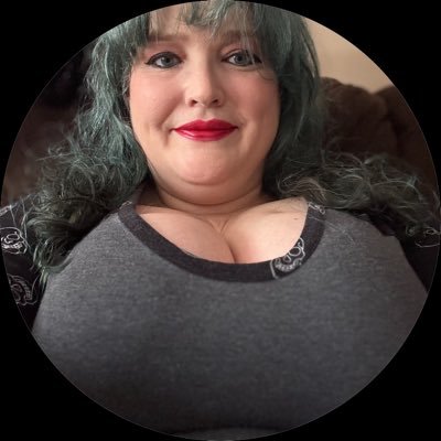 horrornerd1313's profile picture. 🚫 DMs, 🚫 maga, atheist science believer, married horror nerd, especially 80’s & 90’s horror! Lover of Halloween! she/her  #horrorfam #lisashorrorshow