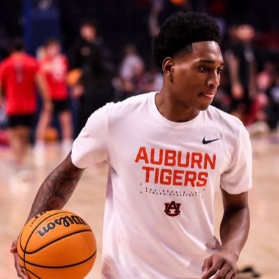 all5nn's profile picture. pink emerald on my wrist