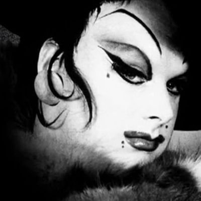 rraskolnikovna's profile picture. Joven promesa, futura decepción.  Hipocondríaca. El ser humano menos inteligente de esta red social. Y del planeta tierra