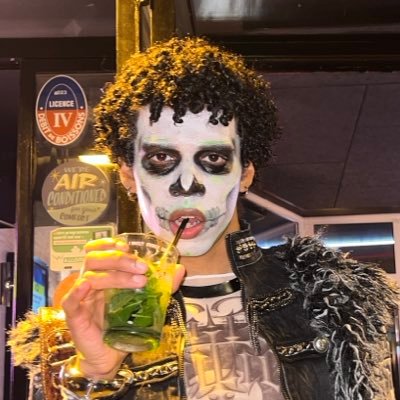 macabrangel's profile picture. flop era 🧌🌻