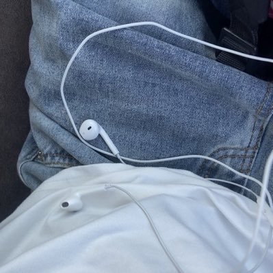 daddygnash_'s profile picture. Float ~ 💙❤️