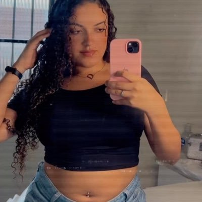 dabliaa21's profile picture. Guiada e protegida por aquele que nunca me abandonou! 🍀