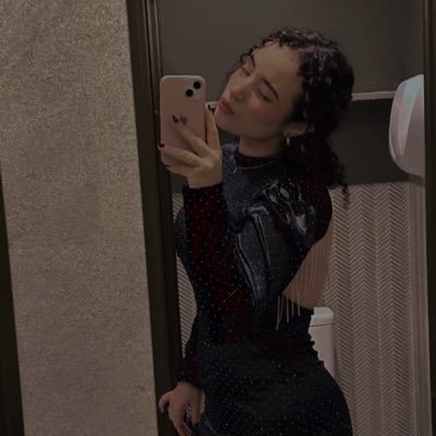 kktalii's profile picture. rebobinando a fita desde 2006