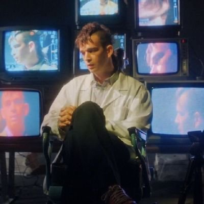 SomethingWords_'s profile picture. What Can I Say I'm a 18 year old girl who is Addicted To The 1975🖤🤍, Caroline Polachek ❤️ , and Nine inch nails 🧡