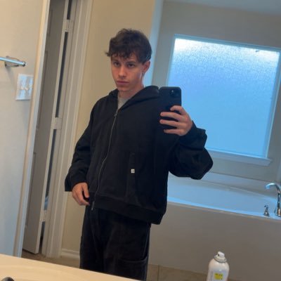 Ne6nn's profile picture. 25