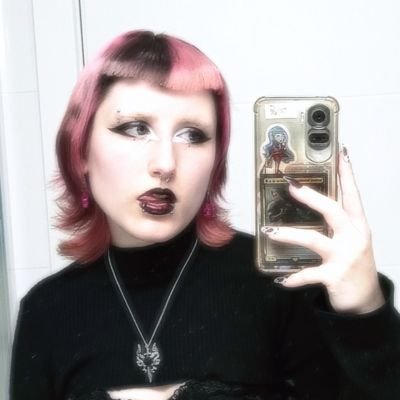 em0pix1e's profile picture. metroidvania fan n°1 (porque me gustan la metrika y los sylvanian)