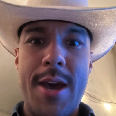 alexespinoo's profile picture. 