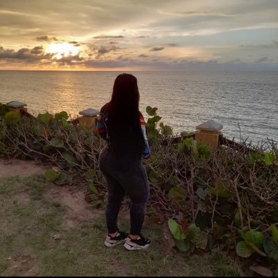 perezsofiab's profile picture. solo espero que la felicidad me alcance antes que la muerte🪐