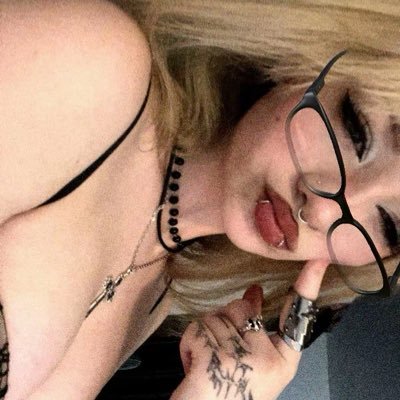 DarkV0yag3r1's profile picture. men are pigs, disgusting little pigs
Women are goddesses. if you have a hot girlfriend then I will steal her
im 18, do not dm me 😜😭 unless u got cooch 🙌