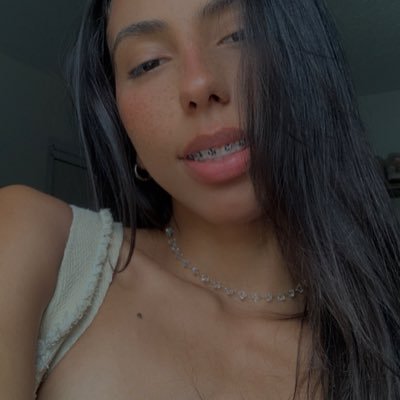 tainx9's profile picture. teus lábios labirintos