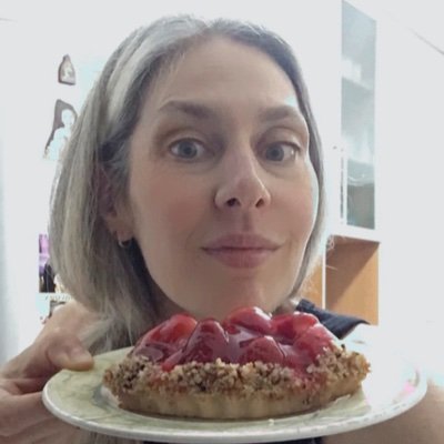 adriana_roge's profile picture. 