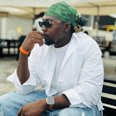 soags's profile picture. I am the One, another me is a parody.