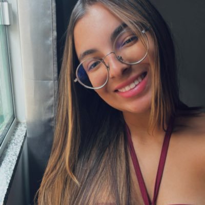 __dudareisss's profile picture. fine line 🪼