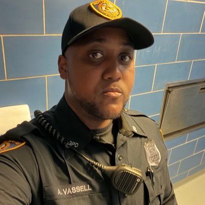 PoliceWarrants's profile picture. | Jamaican NBA 2K Content Creator 🇯🇲 | Entrepreneur ⭐️ | Husband to @Tish_Speaks |