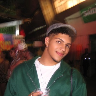 __suaresz1's profile picture. ALL U NEED IS LUV