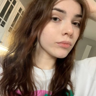 raffaela_fall's profile picture. 19 anoos | Santos - Sp 💕 | Engenharia Elétrica - USP 👀 | https://t.co/6fFyXnzZQA