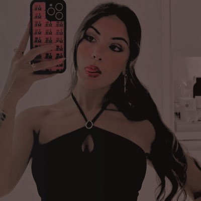 kildarebarbie's profile picture. you and I drink the poison from the same vine, @hollowstarrises.