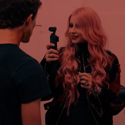 joy_moony's profile picture. – tudo tem um começo e um fim, e o tempo leva todas as coisas