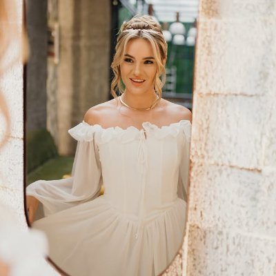 v2x46b168's profile picture. Pursue what you want and don't care about what others think