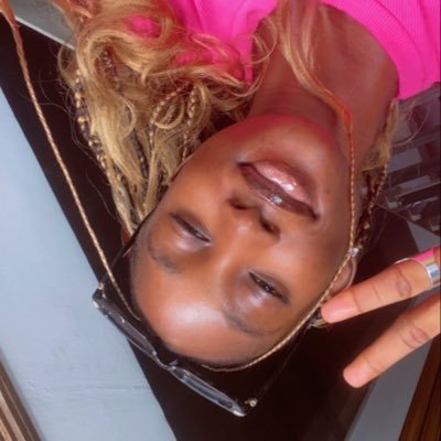 FolasadeOlukoju's profile picture. Web developer | Biscuits | Faith | Hala Madrid 🤍🤍