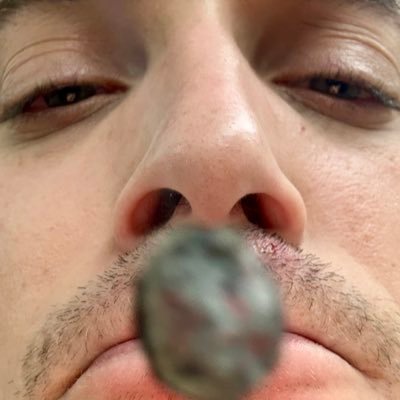 cacofontan's profile picture. Despacito, que el deseo se disfruta más cuando se provoca…  #Vigo 📍