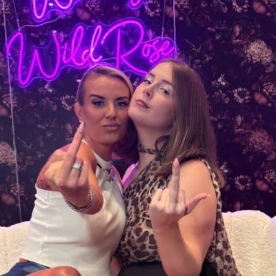 stassisbackhand's profile picture. huge bitch alert