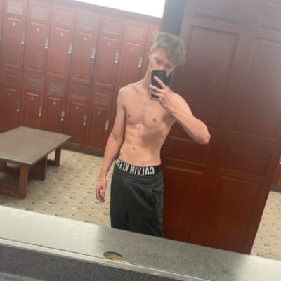 tampatwinkk's profile picture. 