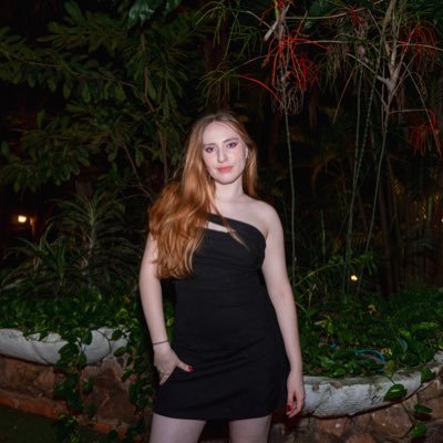 rosibeenitez's profile picture. 👩🏼‍💻🌱💜🌈☕️🪐🐶🏳️‍🌈 amo los perros, el café y trabajo en tech