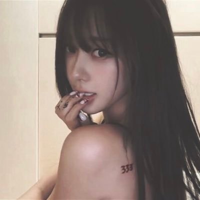 urlovel1zz1e's profile picture. 