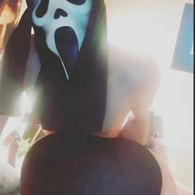 hazm414356's profile picture. This is what i do while the people of woodboro fear the future, i take my inner most brutal ruthless sex sadistic fantasy's https://t.co/mSOty98Rw1