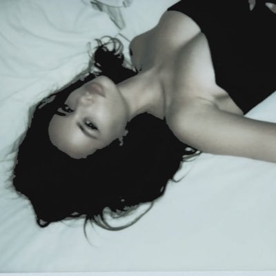 darlingofsalt's profile picture. i am half agony, half hope. ˖ ࣪⊹𓅪