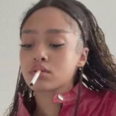 HEO8BOY's profile picture. apenas uma conta genérica sem intenções de charts 📉