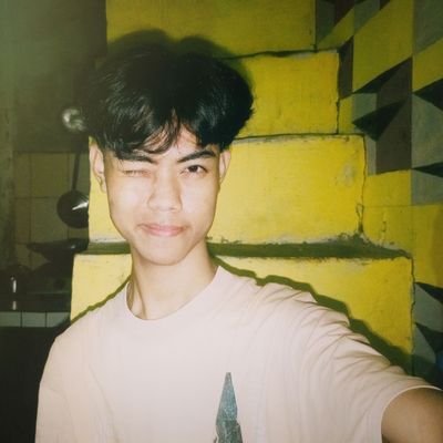 zhvzhj's profile picture. 5'7 20yo