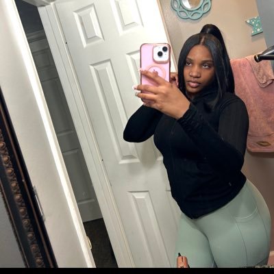 niithed0nn's profile picture. Den Den 🎀