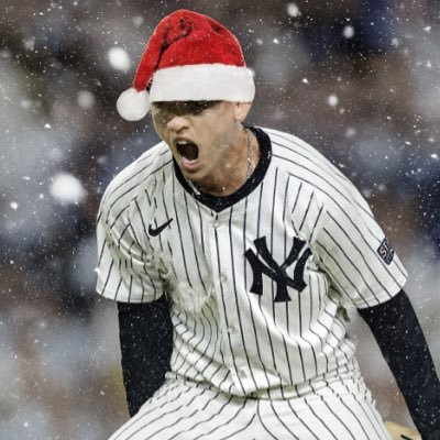 WeavsIsKing's profile picture. Luke Weaver is the goat: Alt @BenRiceMuse other alt @NewsRoundTheNFL