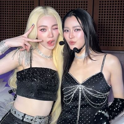 Zilin1312's profile picture. I'm Chinese, I'm supporting LingOrm💜#หลิงออม #LingOrm
@Zilin1212 @Zilin1112 @Zilin1312 @Zilin1412 @Zilin1512